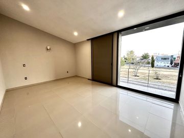CASA EN VENTA FRACC BOSQUES DE SANTA ANITA, COTO 1