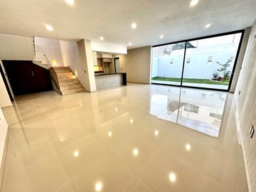 CASA EN VENTA FRACC BOSQUES DE SANTA ANITA, COTO 1