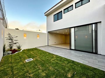 CASA EN VENTA FRACC BOSQUES DE SANTA ANITA, COTO 1