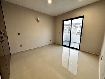CASA EN VENTA FRACC BOSQUES DE SANTA ANITA, COTO 1