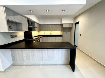 CASA EN VENTA FRACC BOSQUES DE SANTA ANITA, COTO 1