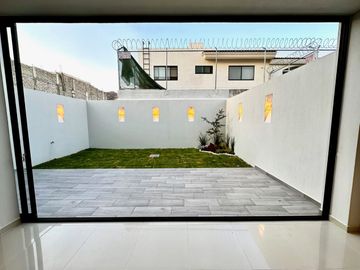 CASA EN VENTA FRACC BOSQUES DE SANTA ANITA, COTO 1