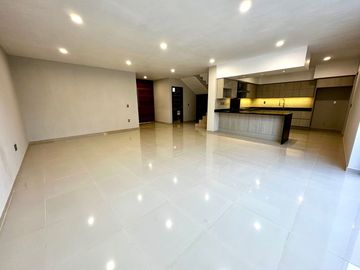 CASA EN VENTA FRACC BOSQUES DE SANTA ANITA, COTO 1