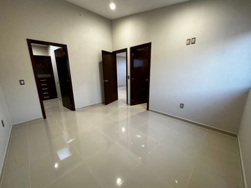 CASA EN VENTA FRACC BOSQUES DE SANTA ANITA, COTO 1
