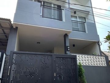 Dijual Rumah di Depok Dekat Mall The Park Sawangan
