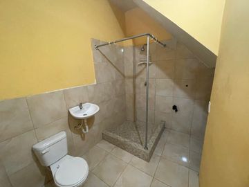 CASA RENTERA EN VENTA – 5 DEPARTAMENTOS PARA INGRESOS SEGUROS EN PORTOVIEJO