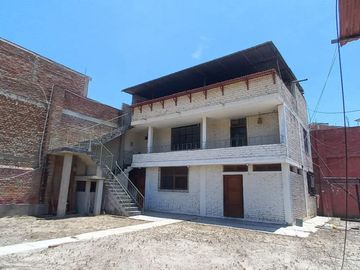 VENDO  casa en zona comercial Piura