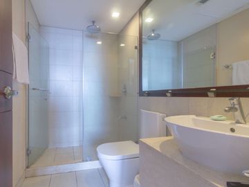 ST. FRANCIS SHANGRI-LA PLACE, TOWER 2, PASIG CITY (1BR) FOR SALE