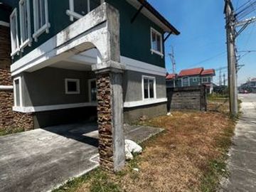 4BR House & Lot for Sale in Bellerfort Estates Molino IV, Bacoor Cavite