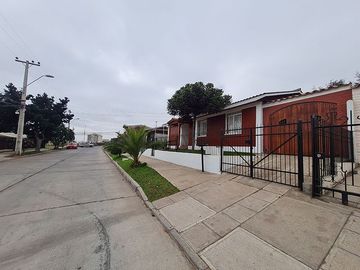 CASA EN VENTA 5D/2B - SECTOR SERENA ORIENTE
