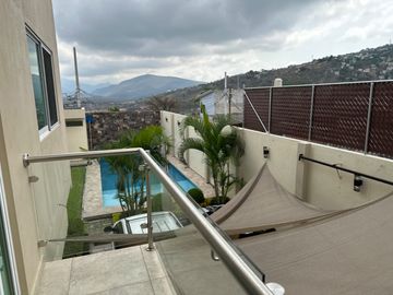 Bonita casa sola nueva en venta!