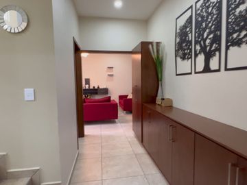 Bonita casa sola nueva en venta!