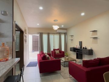Bonita casa sola nueva en venta!