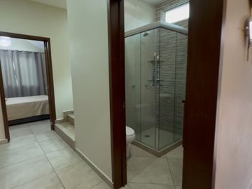 Bonita casa sola nueva en venta!