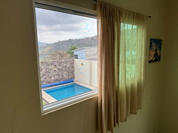 Bonita casa sola nueva en venta!