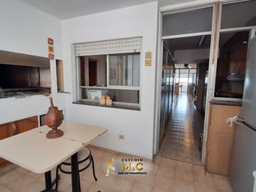 Piso de Categoría en el Centro de Cordoba - 250m - 4 Hab - 2 Cocheras