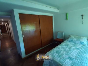 Piso de Categoría en el Centro de Cordoba - 250m - 4 Hab - 2 Cocheras
