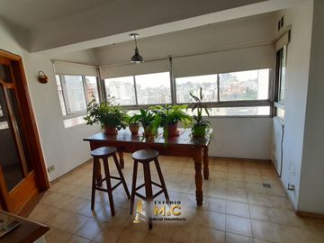 Piso de Categoría en el Centro de Cordoba - 250m - 4 Hab - 2 Cocheras