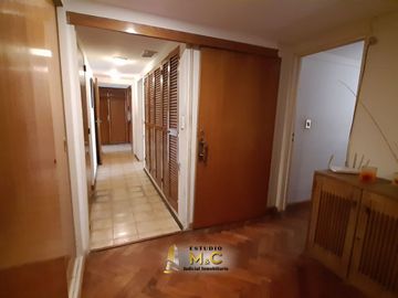 Piso de Categoría en el Centro de Cordoba - 250m - 4 Hab - 2 Cocheras