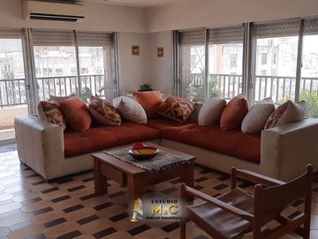 Piso de Categoría en el Centro de Cordoba - 250m - 4 Hab - 2 Cocheras