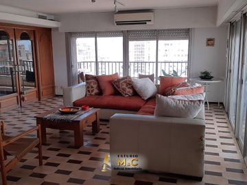 Piso de Categoría en el Centro de Cordoba - 250m - 4 Hab - 2 Cocheras
