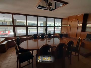 Piso de Categoría en el Centro de Cordoba - 250m - 4 Hab - 2 Cocheras