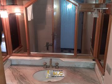 Piso de Categoría en el Centro de Cordoba - 250m - 4 Hab - 2 Cocheras