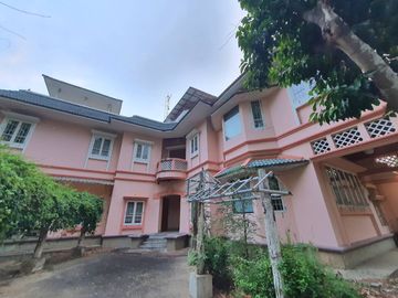 Super Sales!!House for sale with land 2 rai, 3 floors, British style, next to the Ping River, Chom Thong, Chiang Mai , No Flooding