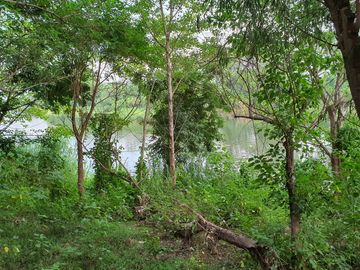 Super Sales!!House for sale with land 2 rai, 3 floors, British style, next to the Ping River, Chom Thong, Chiang Mai , No Flooding