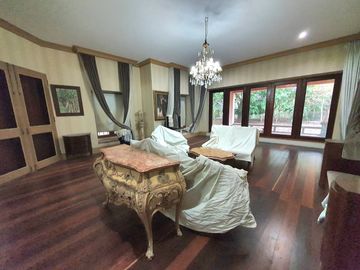 Super Sales!!House for sale with land 2 rai, 3 floors, British style, next to the Ping River, Chom Thong, Chiang Mai , No Flooding