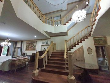 Super Sales!!House for sale with land 2 rai, 3 floors, British style, next to the Ping River, Chom Thong, Chiang Mai , No Flooding