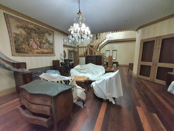 Super Sales!!House for sale with land 2 rai, 3 floors, British style, next to the Ping River, Chom Thong, Chiang Mai , No Flooding