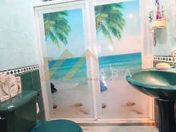 EN VENTA CASA EN ESQUINA CON LOCAL COMERCIAL, VERACRUZ.