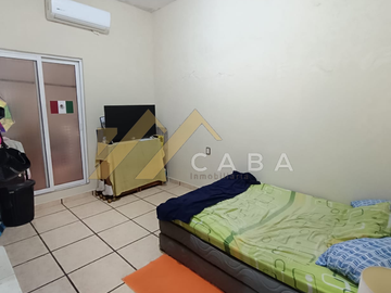 EN VENTA CASA EN ESQUINA CON LOCAL COMERCIAL, VERACRUZ.
