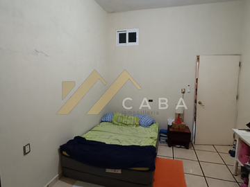 EN VENTA CASA EN ESQUINA CON LOCAL COMERCIAL, VERACRUZ.