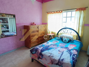 EN VENTA CASA EN ESQUINA CON LOCAL COMERCIAL, VERACRUZ.