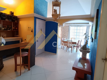 EN VENTA CASA EN ESQUINA CON LOCAL COMERCIAL, VERACRUZ.