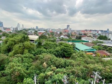 Sale Icondo Sukhumvit 105 Soi Lasalle, Bangna, 8th floor, corner and 2 bedrooms