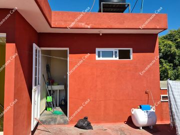 AMPLIA CASA EN COLONIA MEXICO, URUAPAN, MICHOACAN, MEXICO