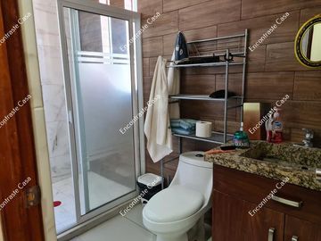 AMPLIA CASA EN COLONIA MEXICO, URUAPAN, MICHOACAN, MEXICO