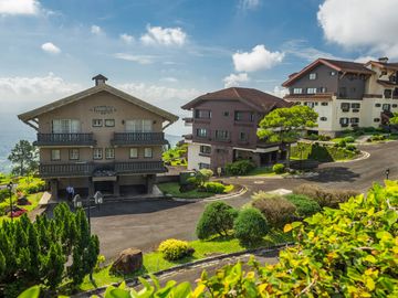 Charming 3 Bedroom Vacation Home in Tagaytay Highlands – Greenlands FOR SALE
