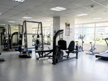 SENTA TOWER 1 BR  FOR RENT 70k 56sqm CORNER UNIT