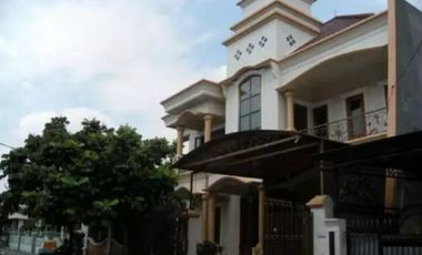 rumah klasik terawat siap pakai