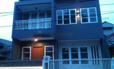 rumah klasik terawat siap pakai