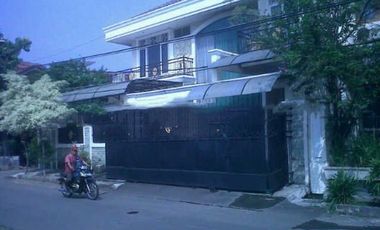 rumah klasik terawat siap pakai