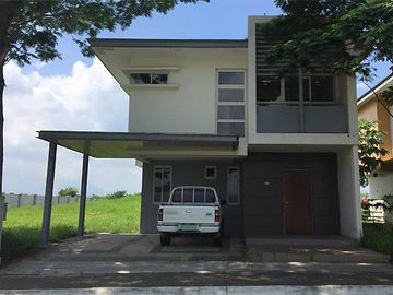 Lot for sale in eton city nuvali santa rosa and tagaytay