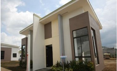 Bank foreclosed house and lot in Bellavita General Triad Cavite