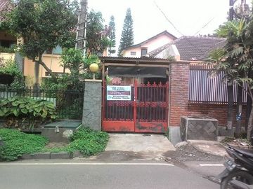 sewa rumah 2 lantai Sarijadi Bandung