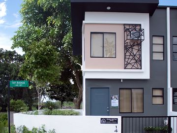 Townhouse 2 bedroooms & expandable in Cavite