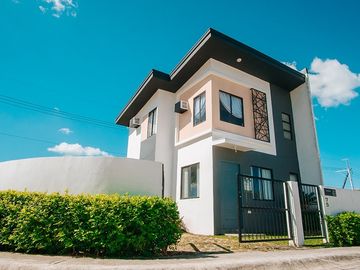 Townhouse 2 bedroooms & expandable in Cavite